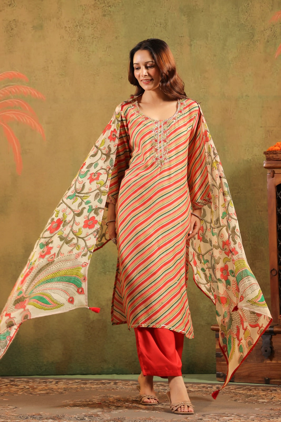 Pure Mul silk Lehariya kurta paired with shantoon bottom and a Kalamkari dupatta