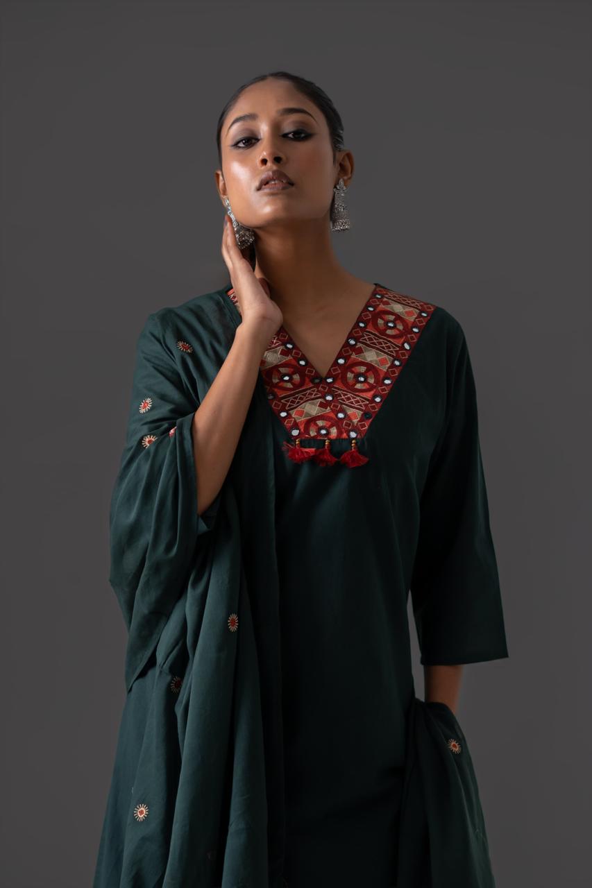 Beautiful cotton V neck ful suit set