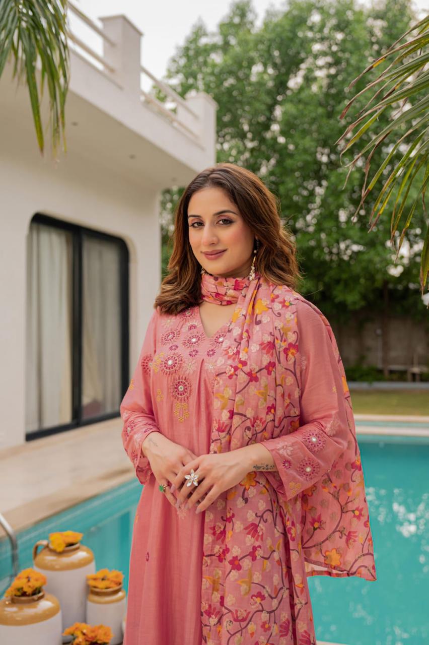 Pink Mul Chanderi suit paired with weaved floral dupatta