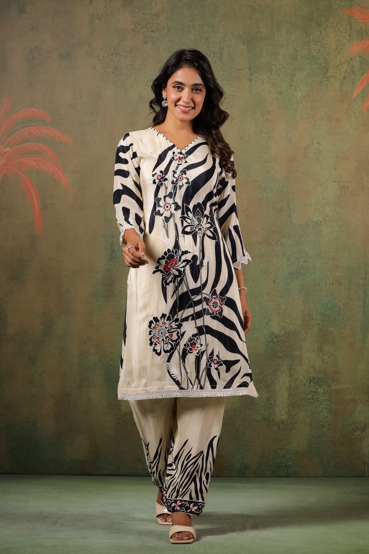 Smart pure crepe co ord in black n white