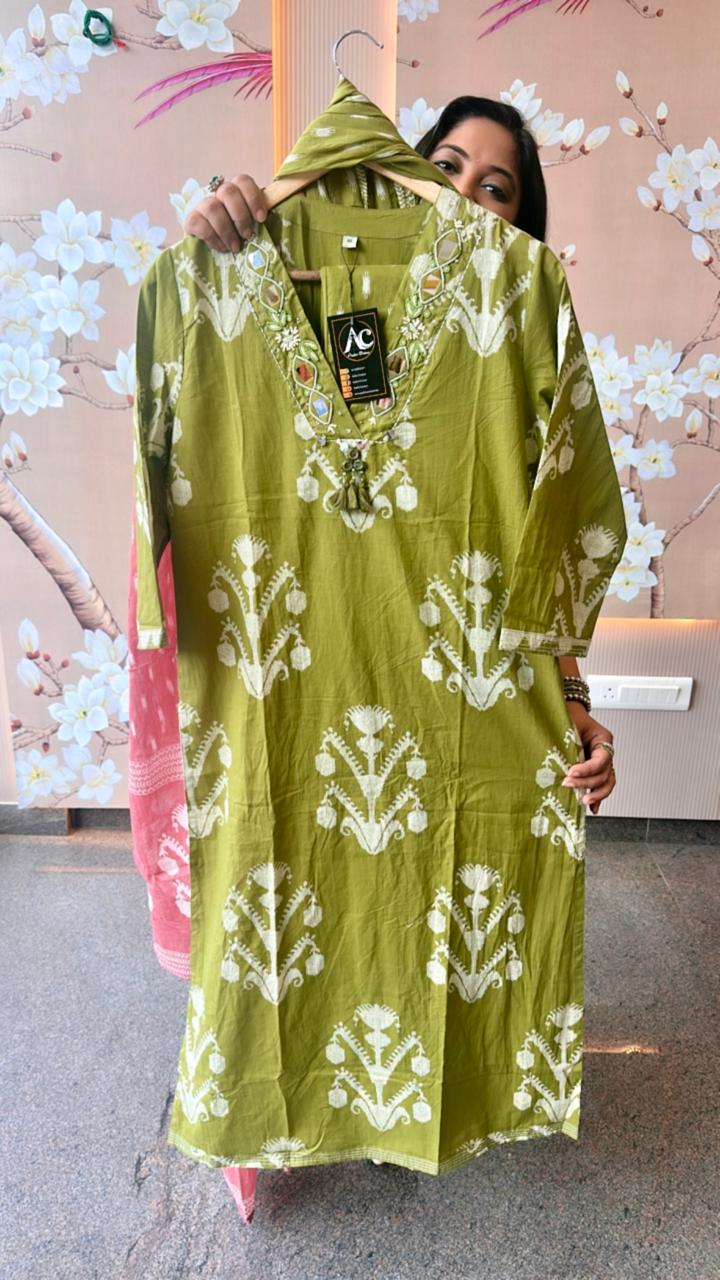 Smart cotton V neck real mirror full suit set in green