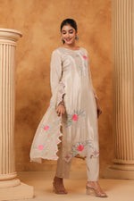 Pretty shimmer tissue appliqué suit set