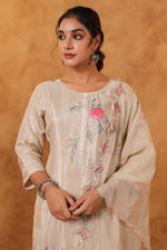 Pretty shimmer tissue appliqué suit set