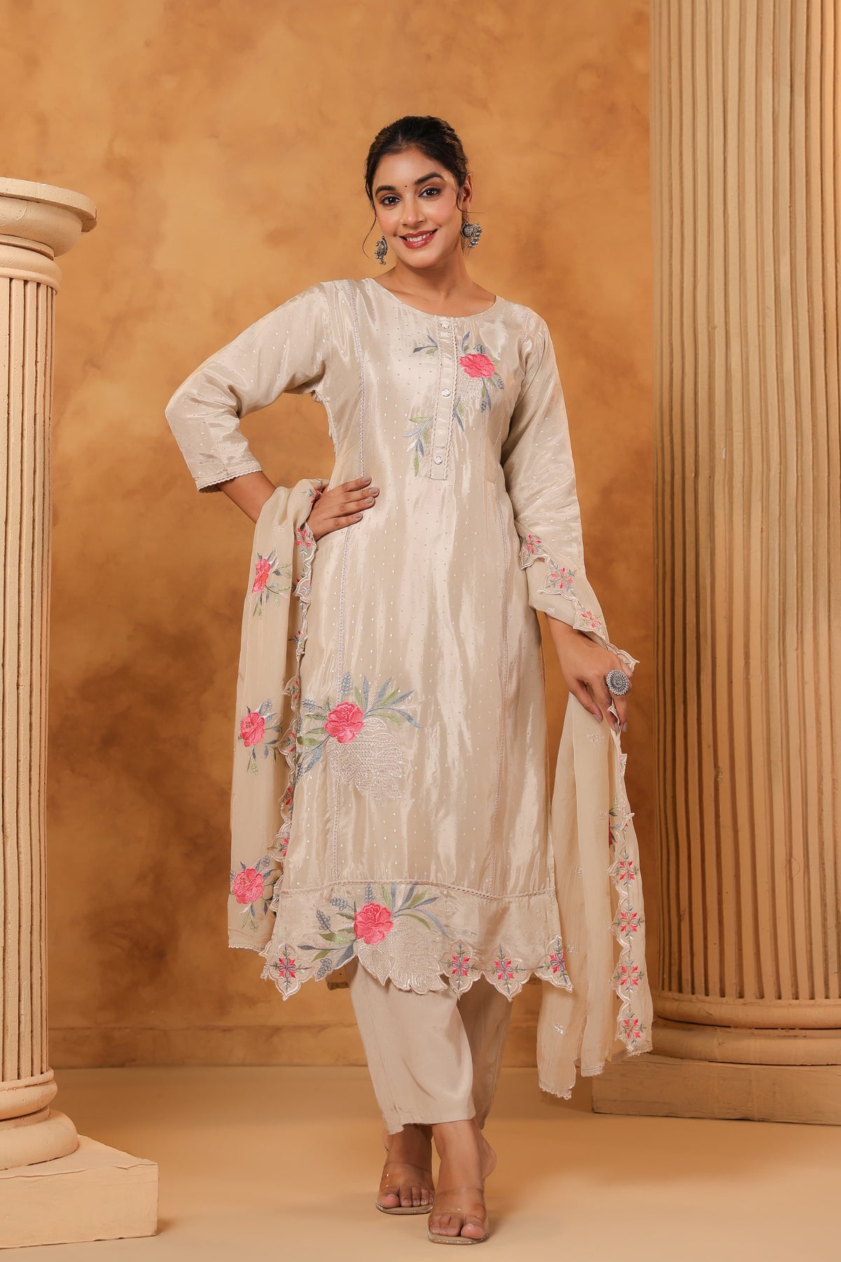 Pretty shimmer tissue appliqué suit set