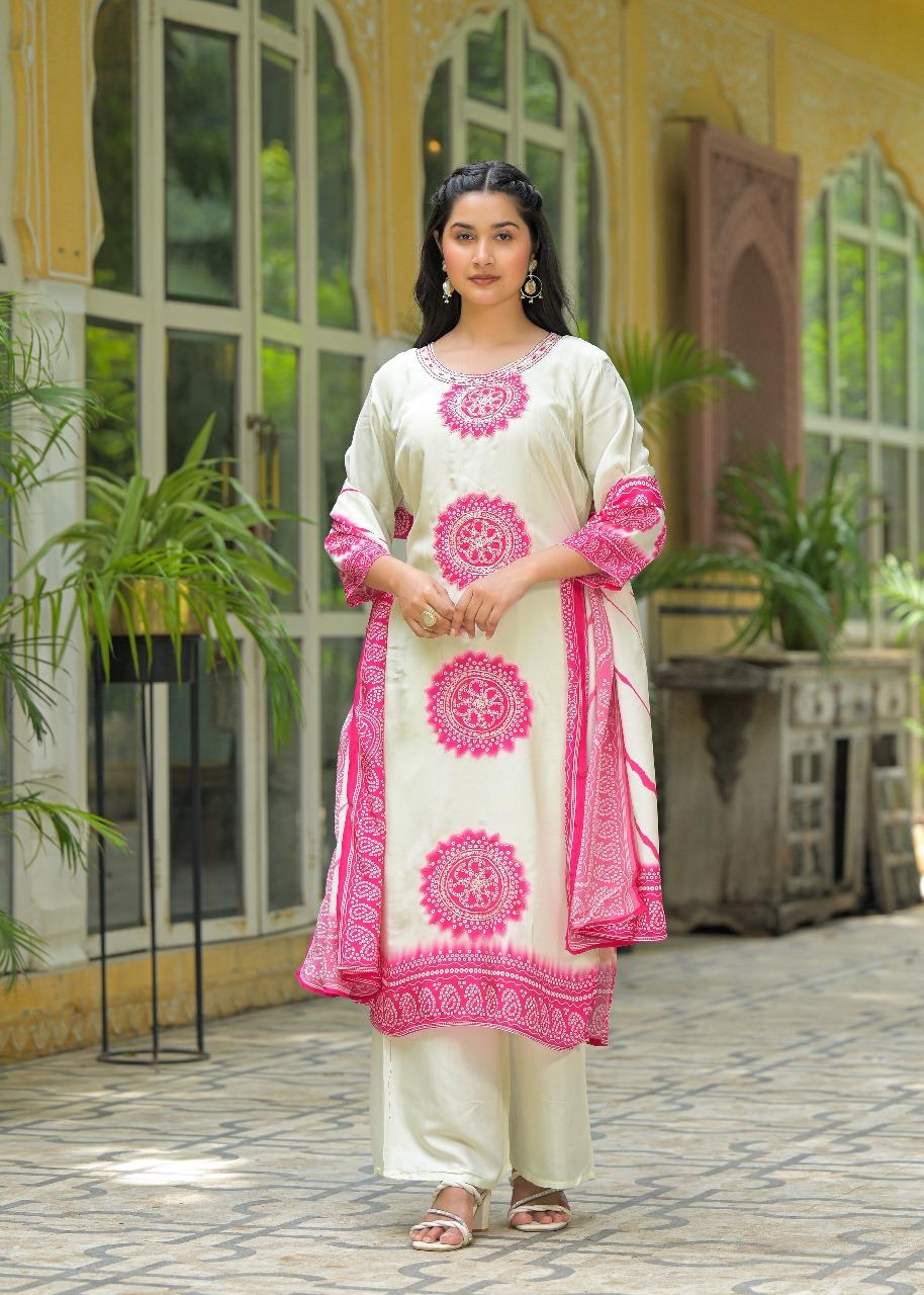 Pure crepe lining suit set in pink bandhani.Very premium fabric quality