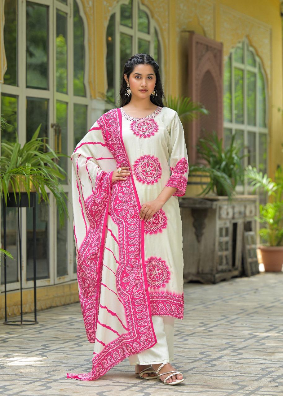 Pure crepe lining suit set in pink bandhani.Very premium fabric quality