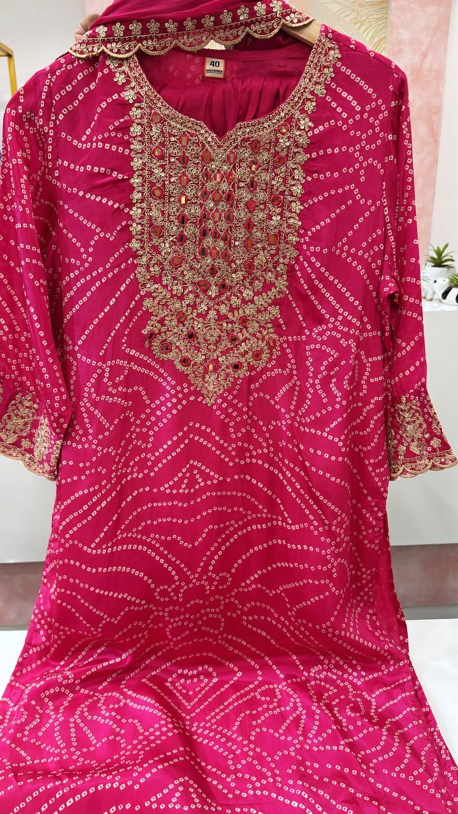 Pure crepe bandhani suit set