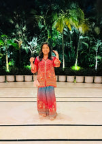 Premium crepe with beautiful tussels detailing comes with a separate inner