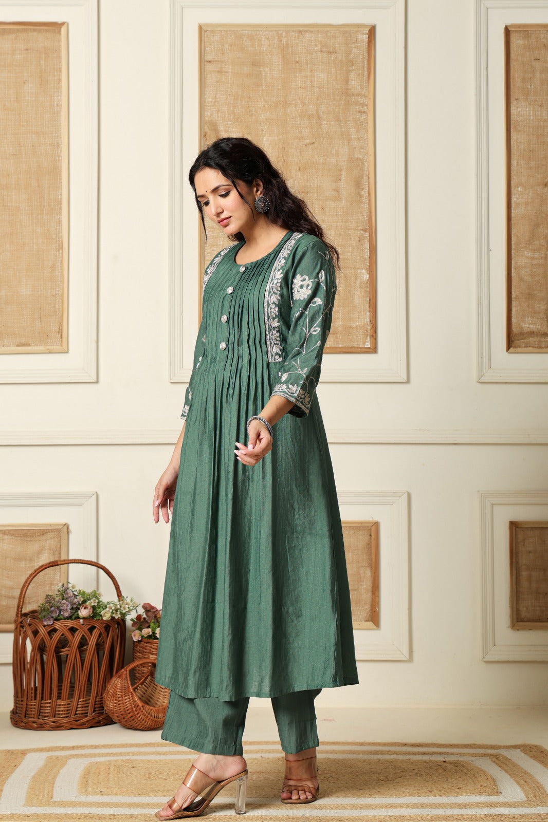 Muslin Zari detailing kurta pant