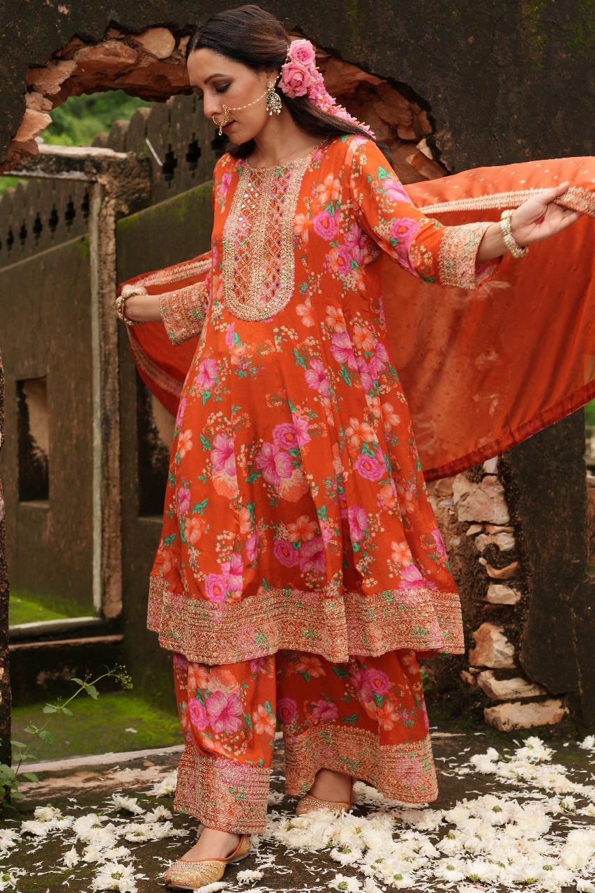 Pure chinon heavy Zari detailing suit set