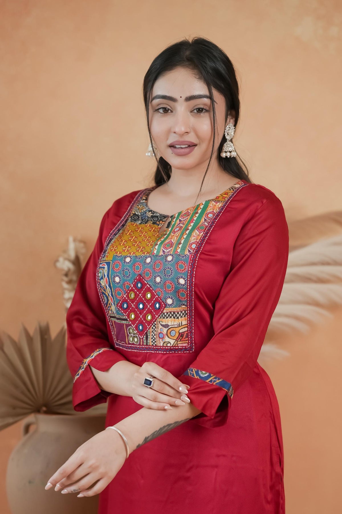 Gaji silk suit in red