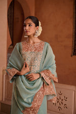 Royal look! Premium tissue hand Zari detailing suit set comes with lining