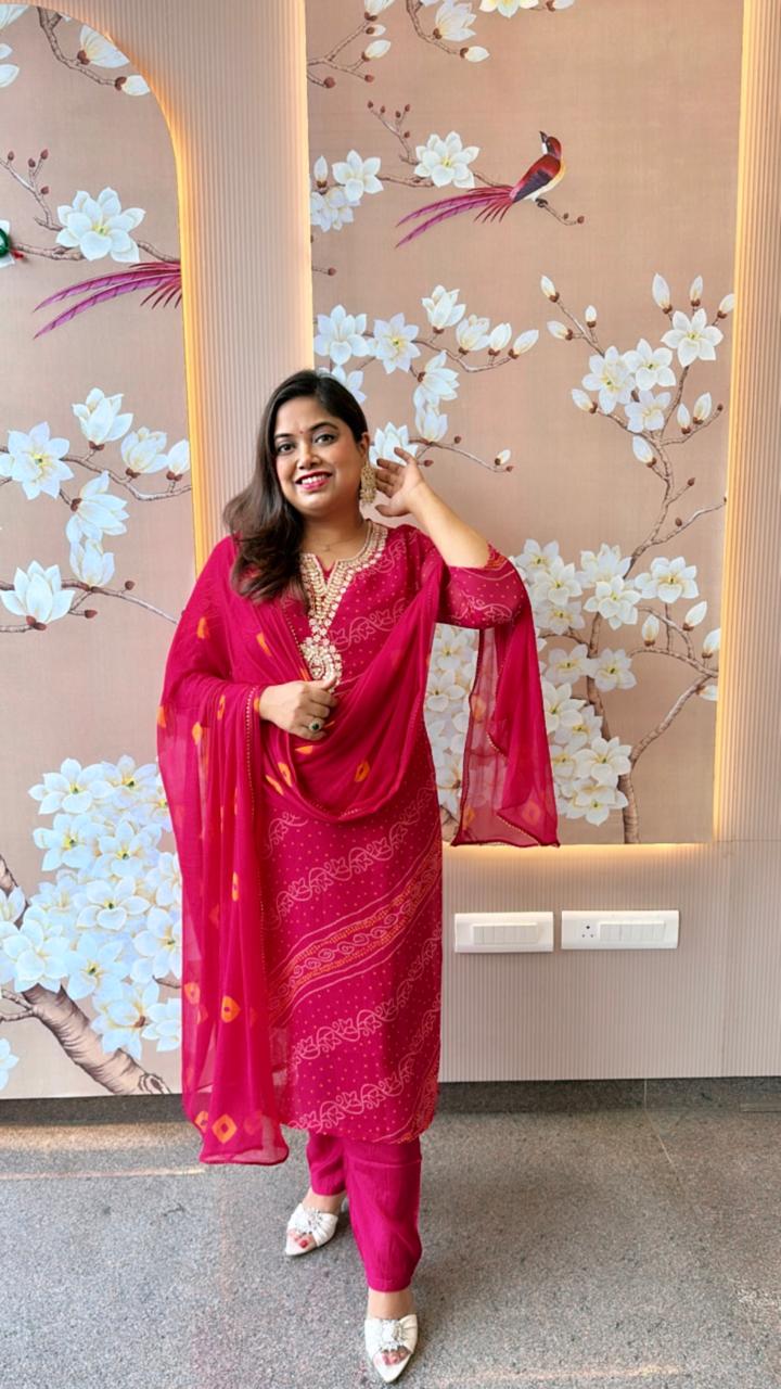 Pretty pretty georgette with lining and gotta detailing suit set ( slim fit advisable to go for a size up) in pink