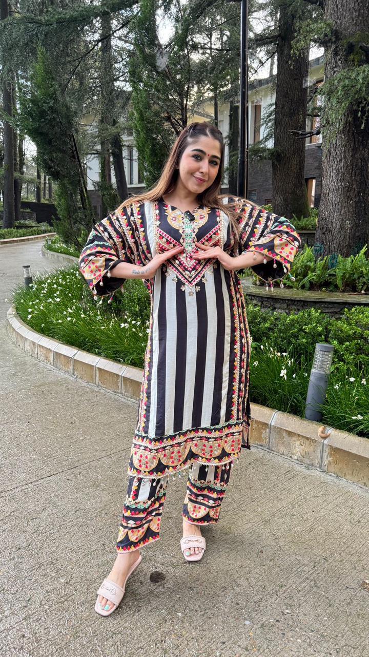 (Restock in high demand) Premium silk gotta detailing Chogas (pose fit- can go a size down for correct fit ) in black