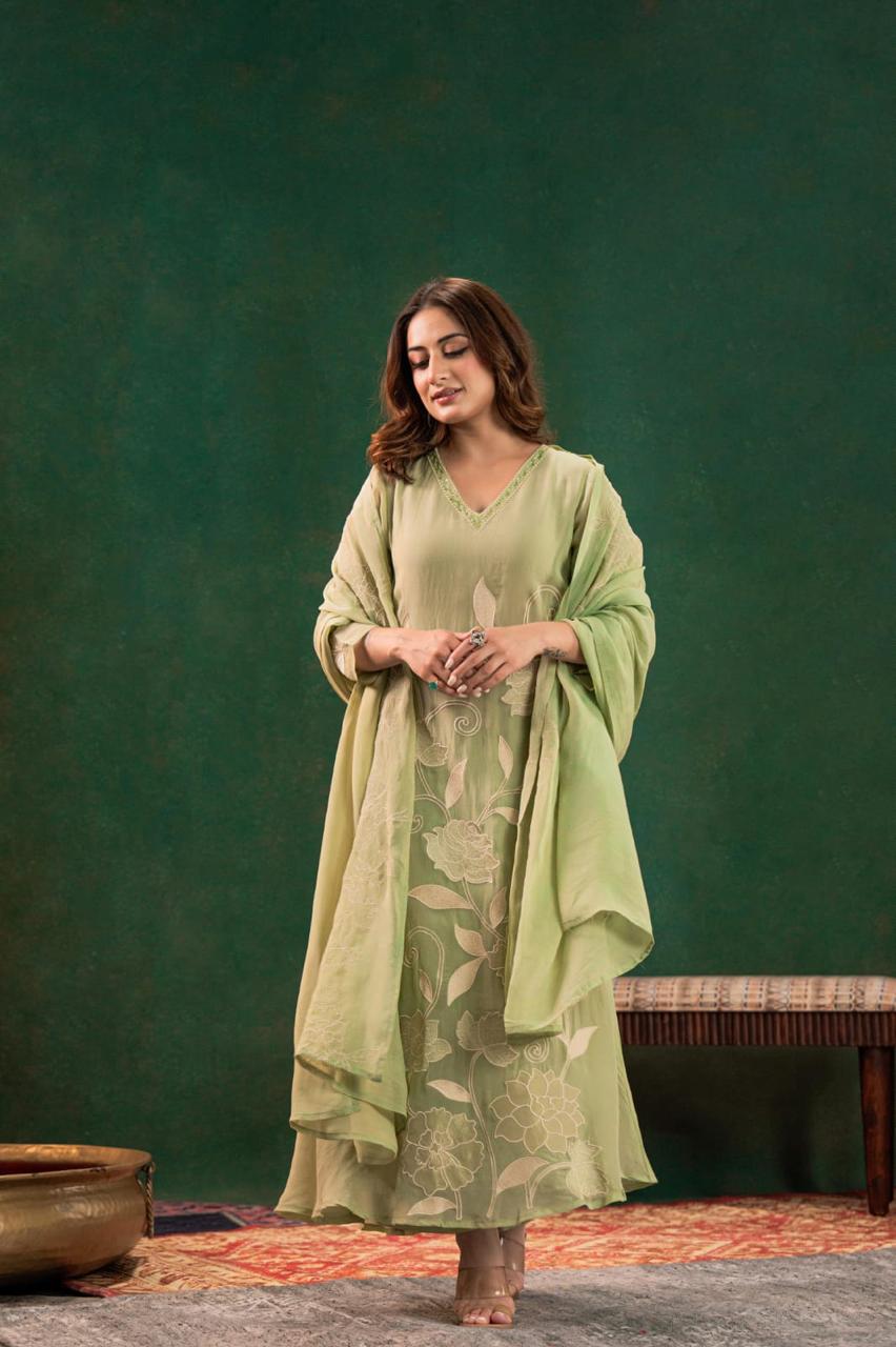 Pure organza appliqué work suit set in green