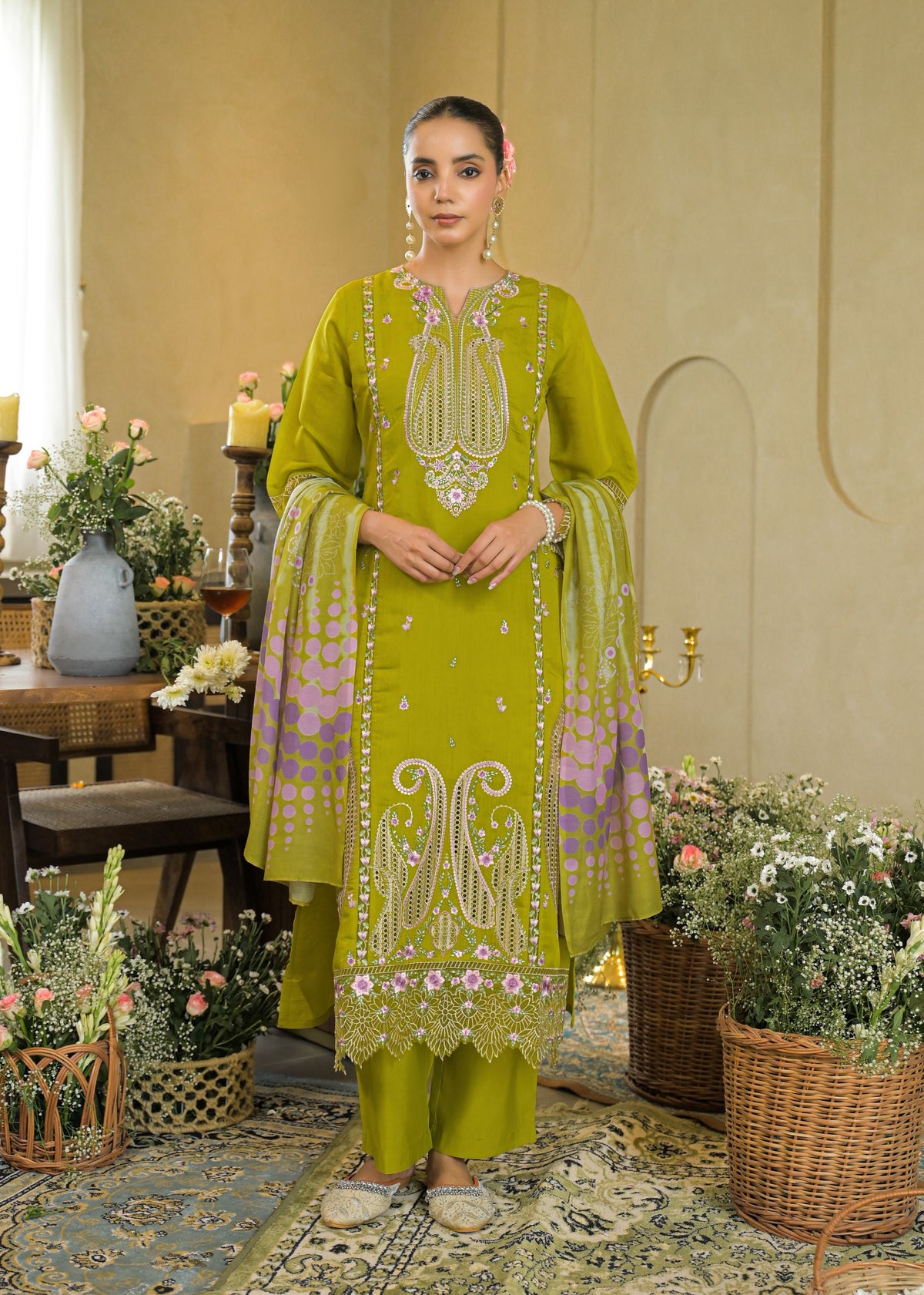 Pure ogrenza appliqué work suit in green