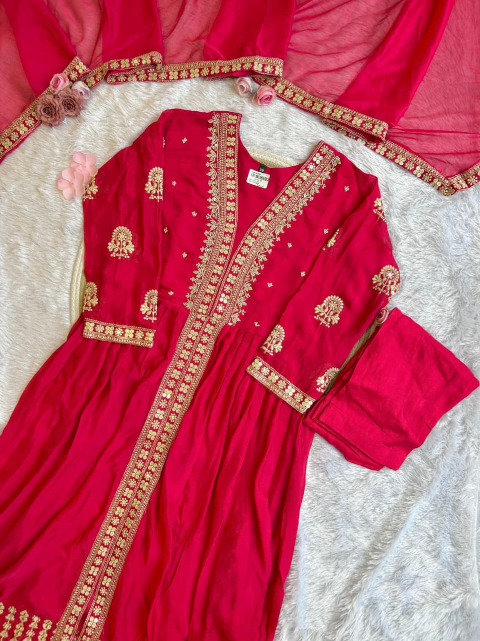 Pure chinon hand work suit set in pink