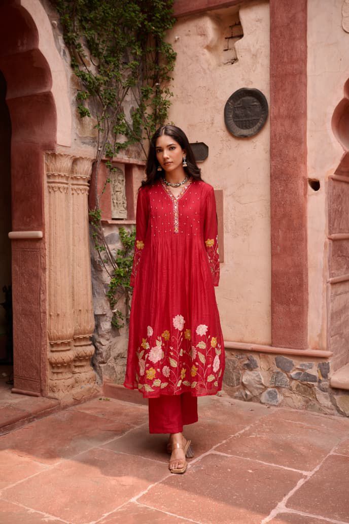 Mul Chanderi appliqué work suit set in red