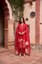 Mul Chanderi appliqué work suit set in red