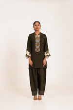 Appliqués work pretty muslin co ord in green