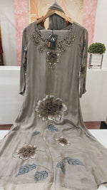 Pretty chinon hand brush painted suit set