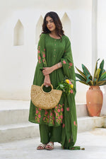 Pretty Mul Chanderi embroidery suit set in green