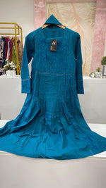 Pretty cotton embroidered suit set in blue