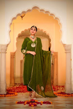 Wow crepe Zari detailing suit set in green