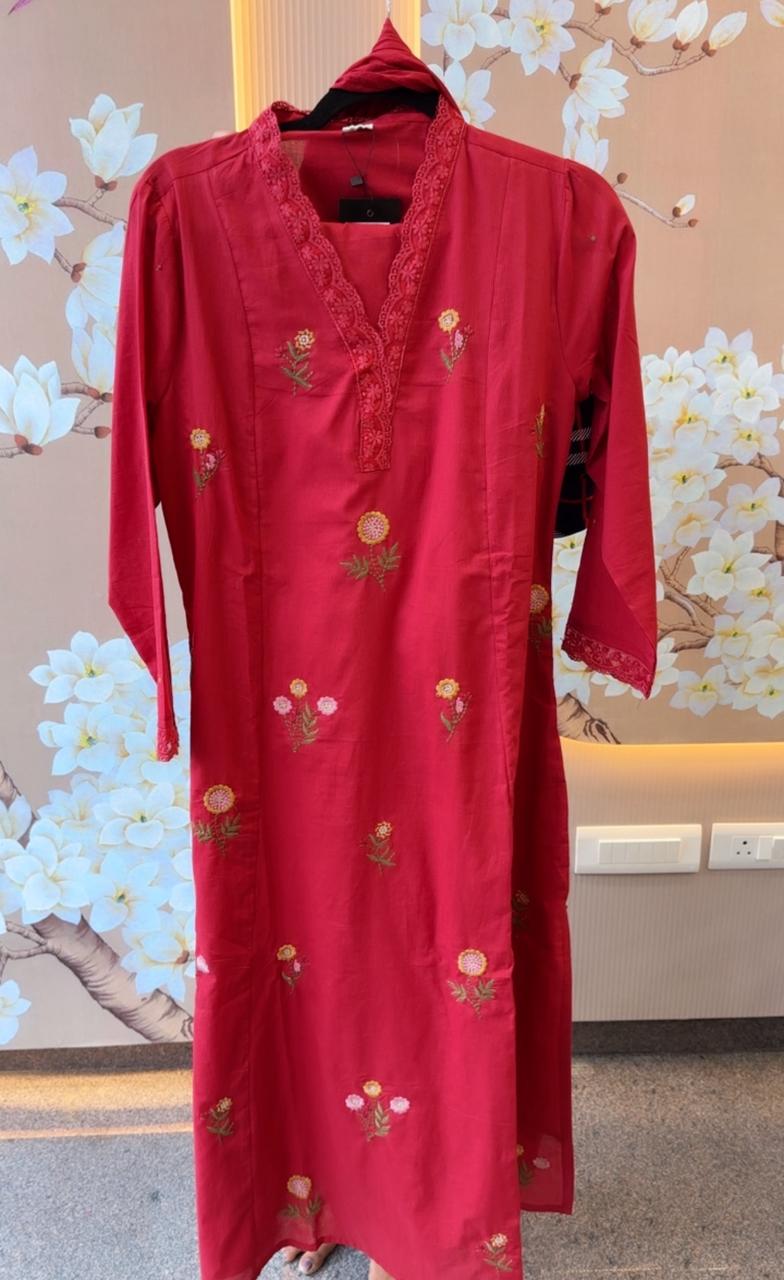 Pretty cotton embroidered suit set in red