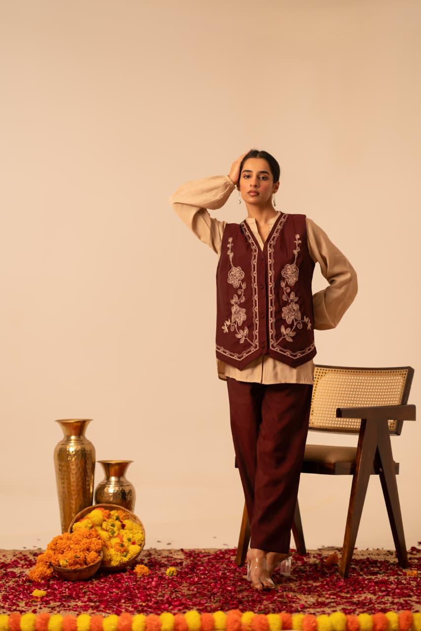 Super designer embroidered vest with shirt and trousers in moda