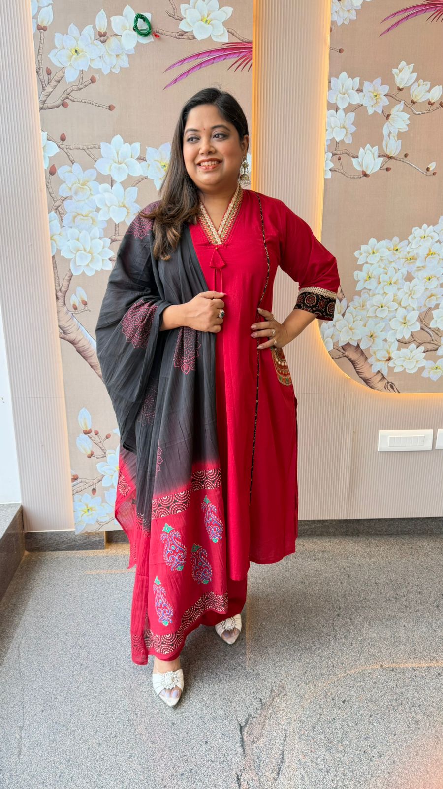 Premium cotton designer back with embroidered pocket in red