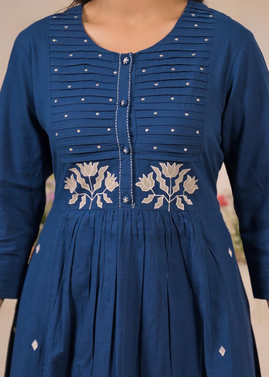 Blue embroidered kurta pant with pocket