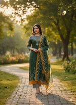 Gorgeous cotton suit set in green