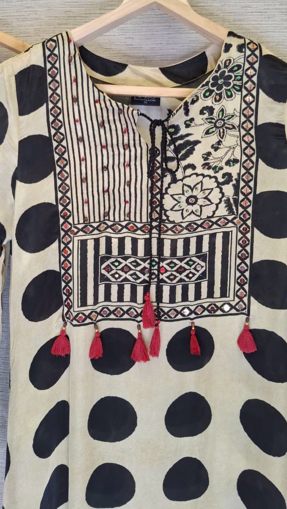 Pretty pretty crepe co ord in polka and ajrakh