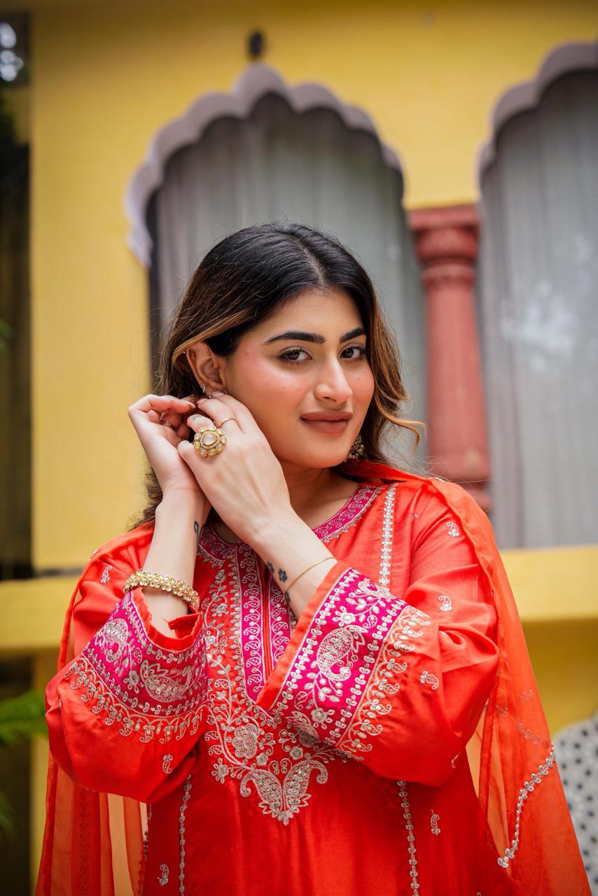 Super pretty Zari detailing Santoori silk suit set in orange