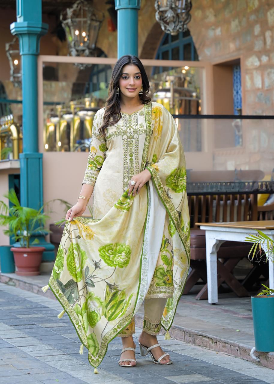 Pretty Pretty lining crepe suit set in green