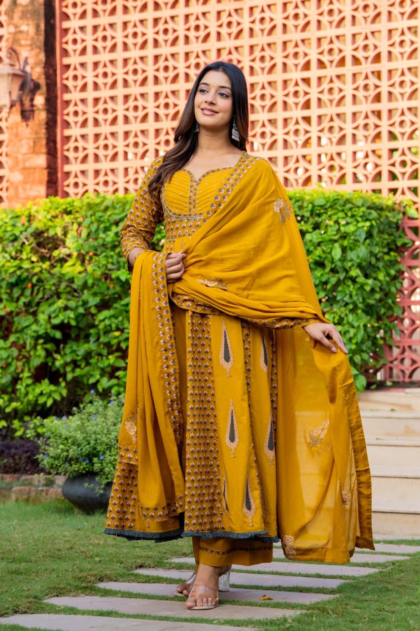 Gorgeous cotton anarkali suit set in yellow