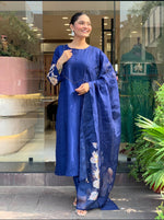 Dola silk hand brush painted premium suit set
