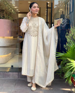 Super smart n premium tissue suit set with designer back in ivory