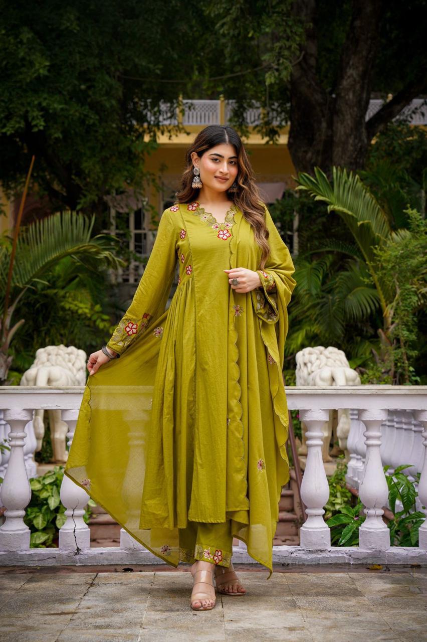 Super pretty applique cotton suit set in green
