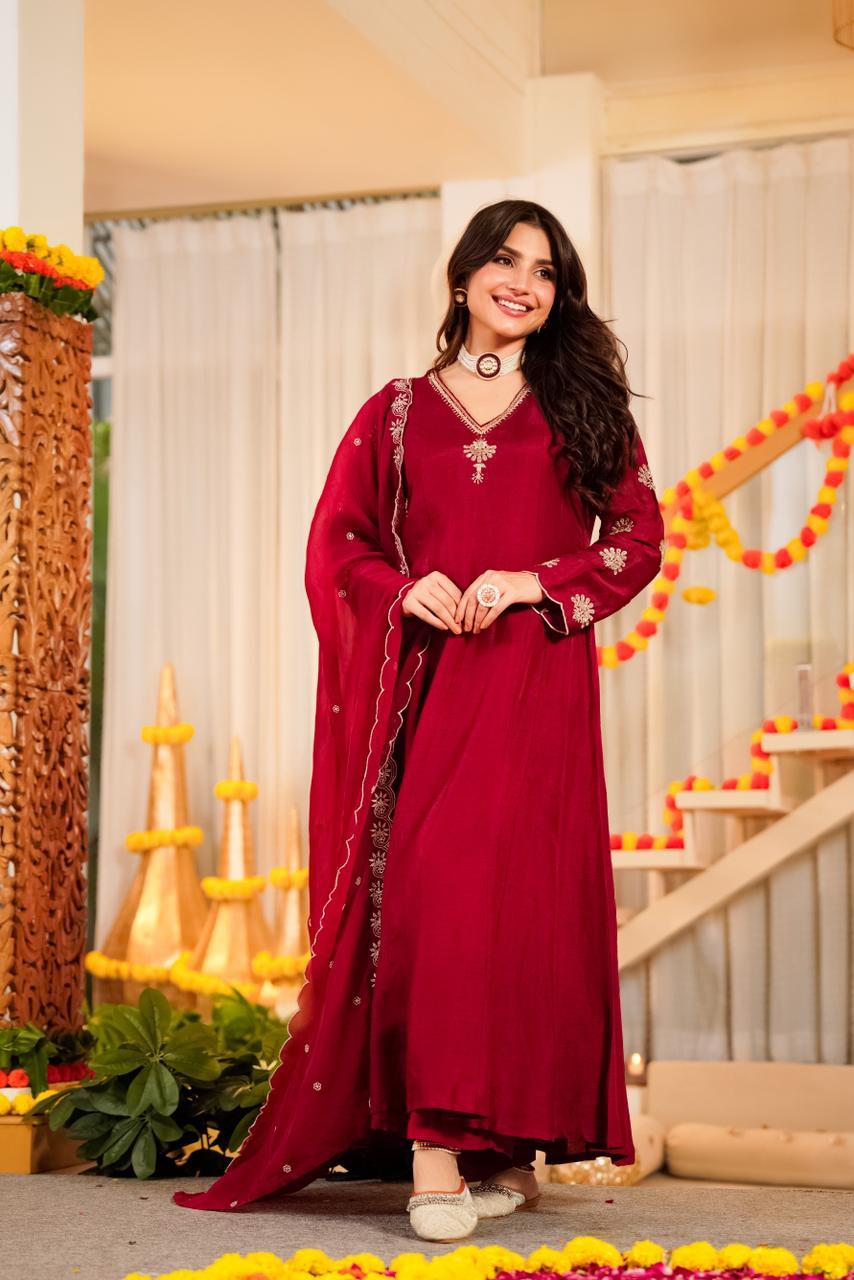 Beautiful Santoori silk embroidered suit set in red