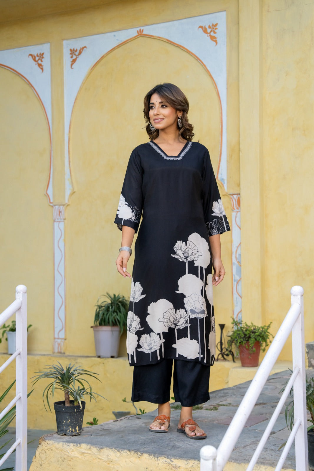 Smart Mul silk comfort fit kurta pant in black n ivory