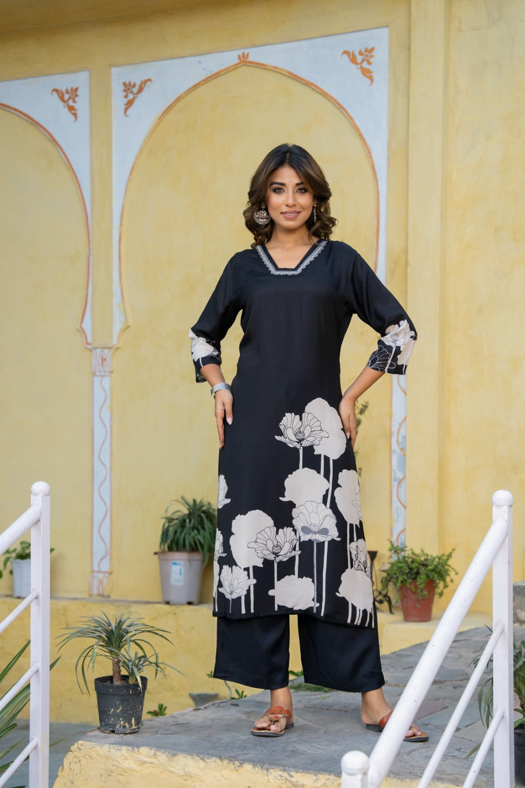 Smart Mul silk comfort fit kurta pant in black n ivory