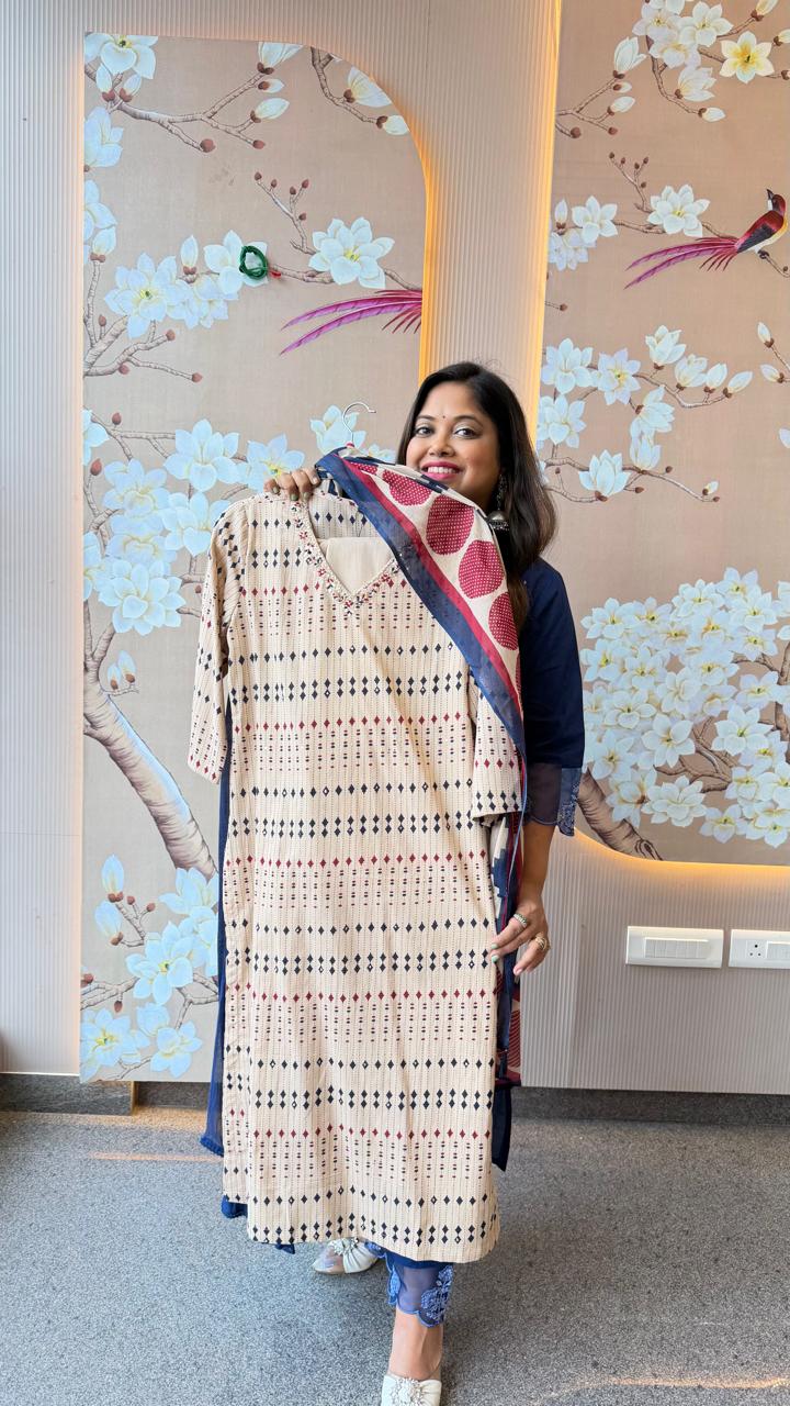 Super pretty cotton full suit set in V neck