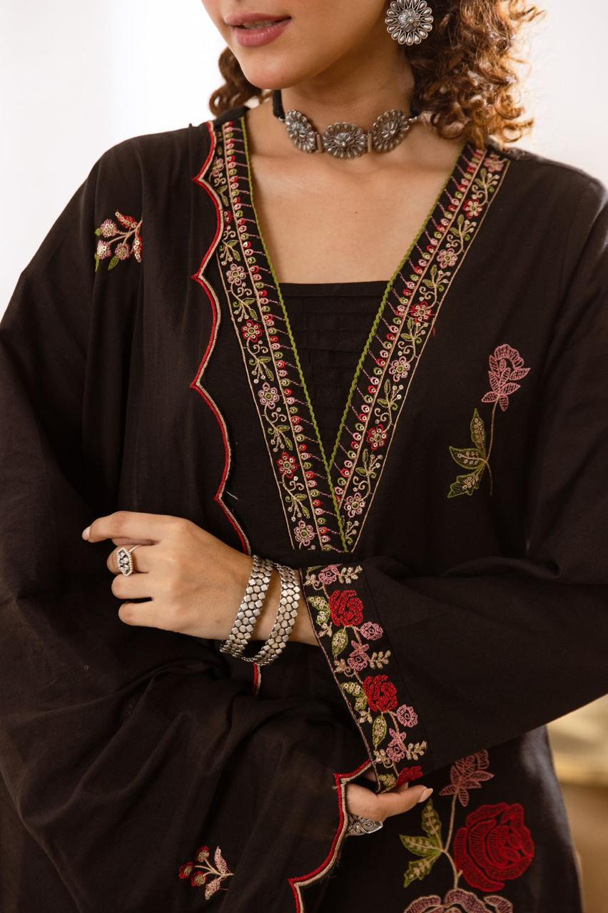 Wow embroidered full suit set in black
