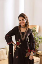 Wow embroidered full suit set in black