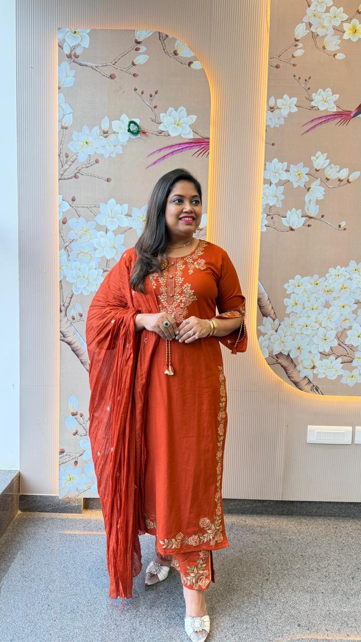 Restocked Designer pant sleeves cotton suit set in rust