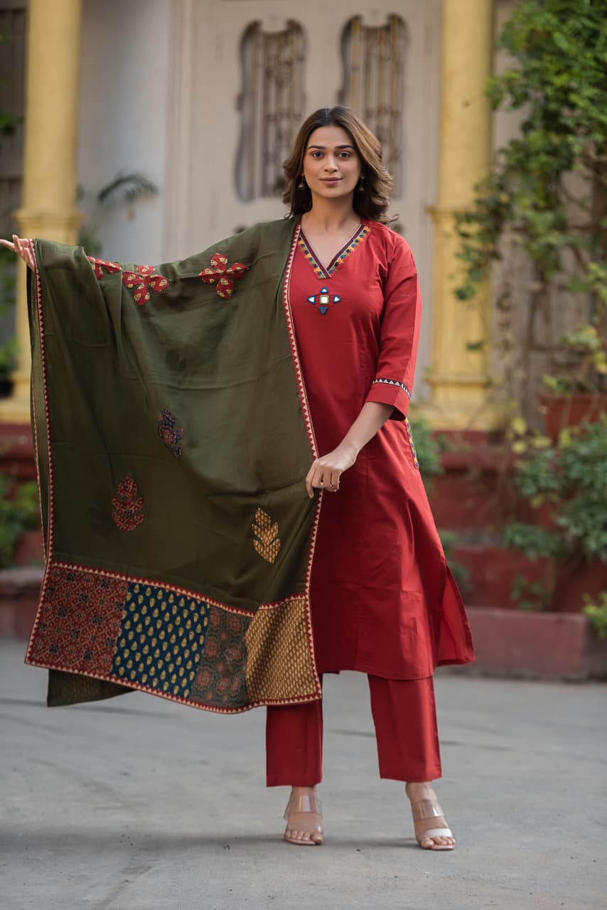 Applique work cotton dupatta set in red