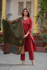 Applique work cotton dupatta set in red