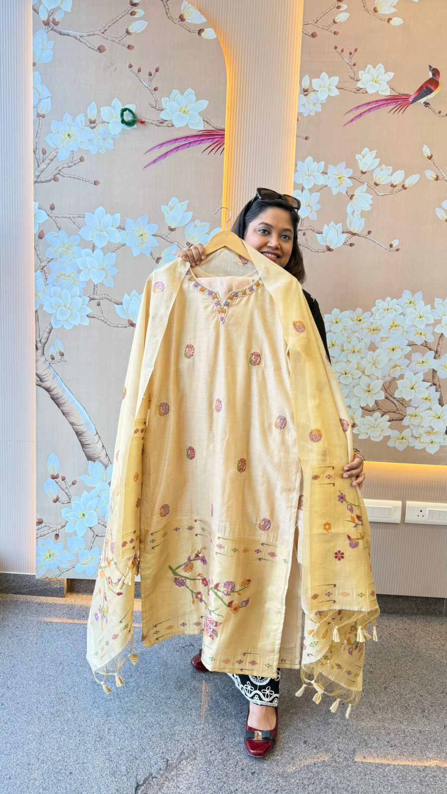 Super premium gold zari jamdani suit set ( true to size ) no margin